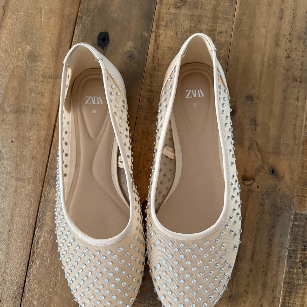 Zara Women's Beige Studded Flats